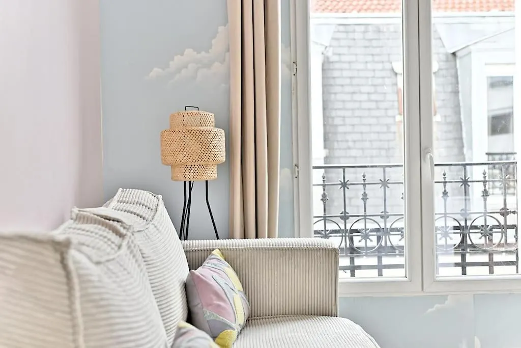 Et Colore Montparnasse アパート